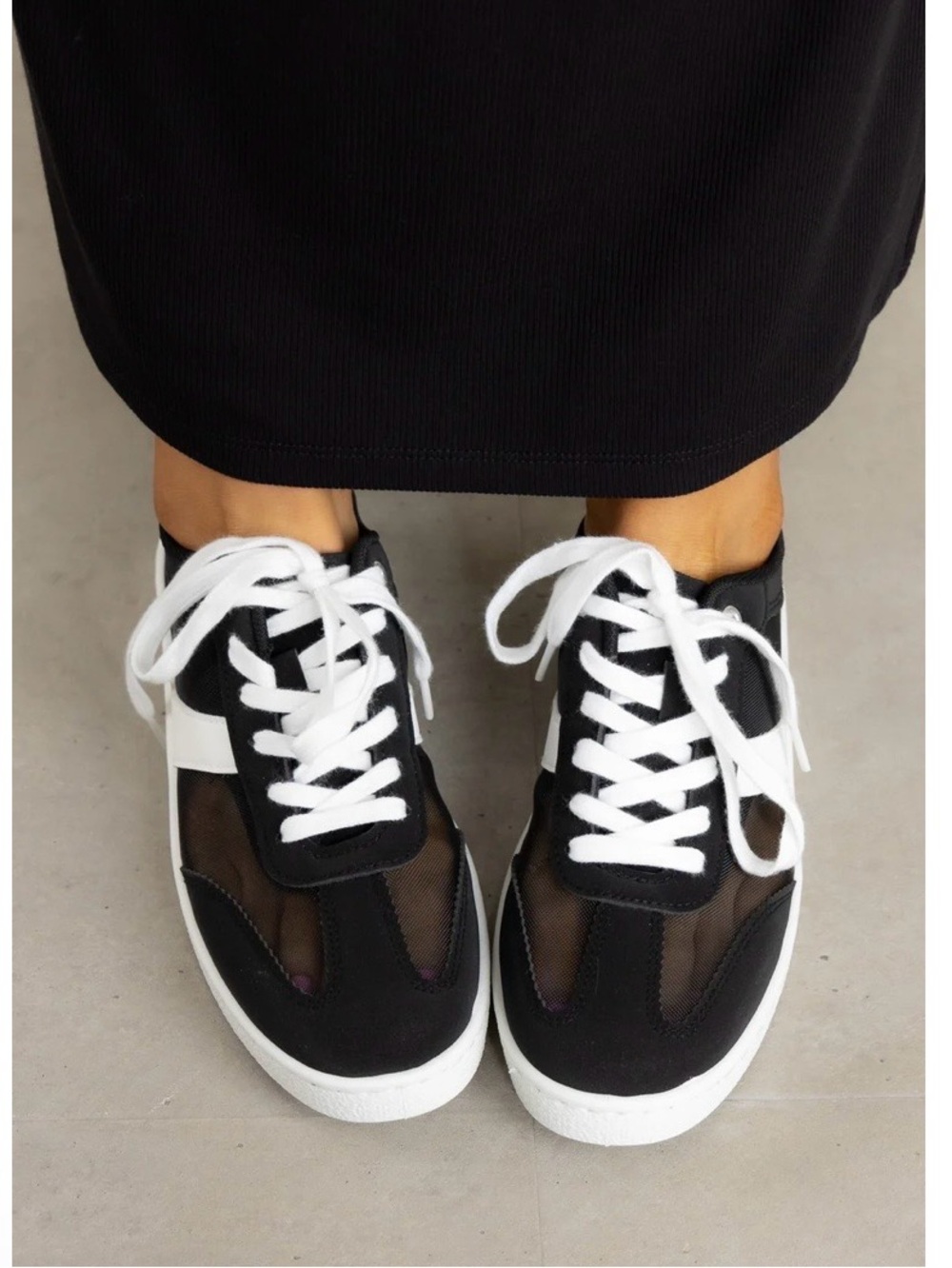NWT Black and White Mesh Sneaker Women Sz 8.5